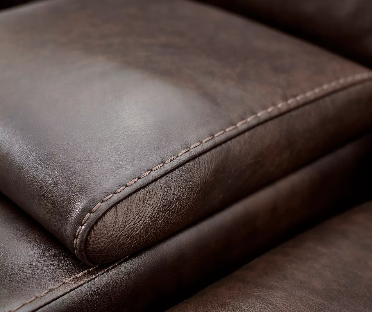 Wellsley Leather Power Reclining Console Loveseat 7 Wellsley Leather Power Reclining Console Loveseat - Image 7