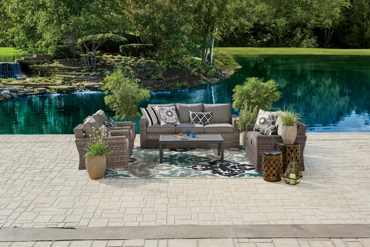 Broyhill Eastlake Teal & Gray Damask Outdoor Area Rug 4 Broyhill Eastlake Teal & Gray Damask Outdoor Area Rug - Image 4