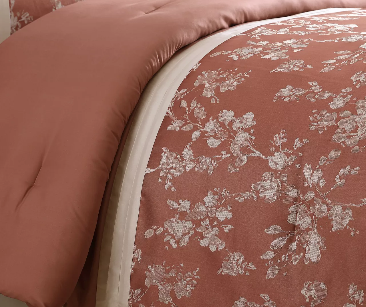 Broyhill Kirkwale Rust Floral Jacquard 8-Piece Comforter Set 3 Broyhill Kirkwale Rust Floral Jacquard 8-Piece Comforter Set - Image 3