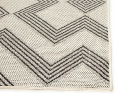 Broyhill Palermo White & Black Geometric Outdoor Area Rug -Big Lots Shop 810586762 810586761 810586760 LawnNGarden Ecomm 090722 Roy A8 2