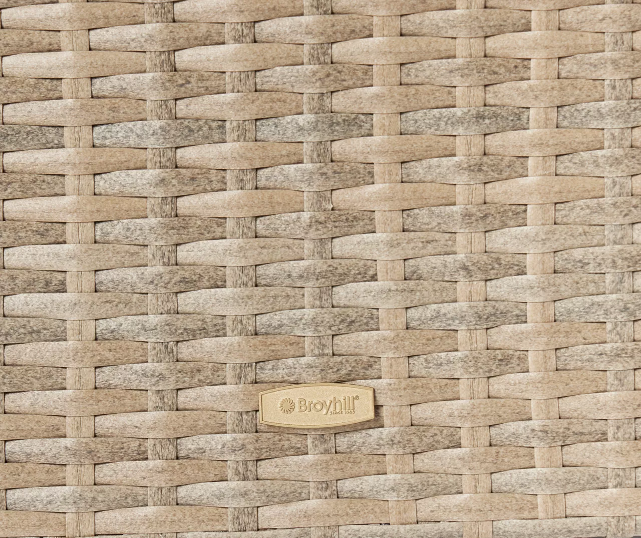 Broyhill Yorktown All-Weather Wicker Cushioned Patio Armchair 6 Broyhill Yorktown All-Weather Wicker Cushioned Patio Armchair - Image 6